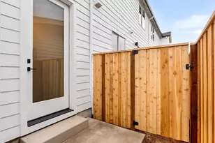 7387 N Mobile Ave, Portland, OR 97217 - Photo 14