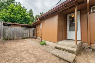 229 Holeman Ave, Eugene, OR 97404 - Photo 34