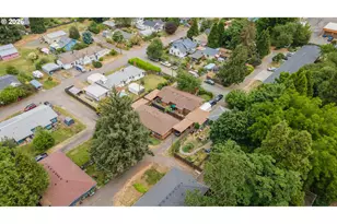 229 Holeman Ave, Eugene, OR 97404 - Photo 14