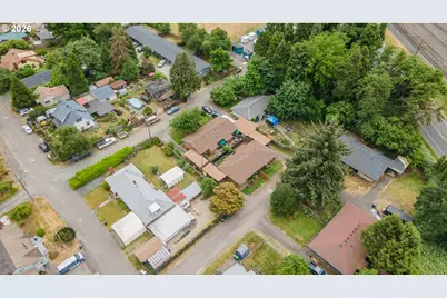 229 Holeman Ave, Eugene, OR 97404 - Photo 12