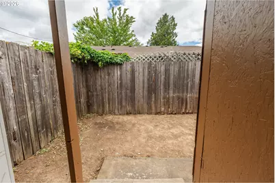 229 Holeman Ave, Eugene, OR 97404 - Photo 32