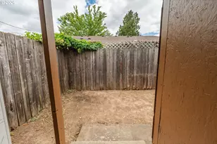 229 Holeman Ave, Eugene, OR 97404 - Photo 32