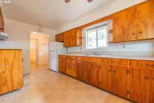 229 Holeman Ave, Eugene, OR 97404 - Photo 24