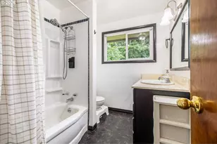 1796 Grove St, Eugene, OR 97404 - Photo 10