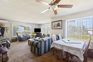 311 SE Grape Ave, Winston, OR 97496 - Photo 10