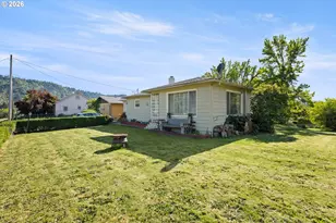 311 SE Grape Ave, Winston, OR 97496 - Photo 2
