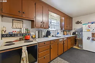 311 SE Grape Ave, Winston, OR 97496 - Photo 14