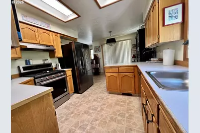 1387 SE Evans Loop, Troutdale, OR 97060 - Photo 18
