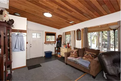 174 N Circle Dr, Tygh Valley, OR 97063 - Photo 4