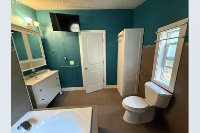 70407 Schumacher Rd, Rainier, OR 97048 - Photo 12