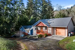 1676 SE 3rd St, Astoria, OR 97103 - Photo 2