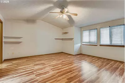 9827 N Ivanhoe St, Portland, OR 97203 - Photo 18