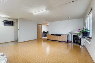 9827 N Ivanhoe St, Portland, OR 97203 - Photo 8