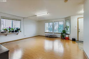 9827 N Ivanhoe St, Portland, OR 97203 - Photo 6