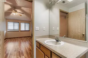 9827 N Ivanhoe St, Portland, OR 97203 - Photo 22