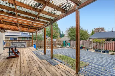 9827 N Ivanhoe St, Portland, OR 97203 - Photo 30