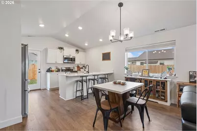 262 NW Par Ave, Madras, OR 97741 - Photo 6