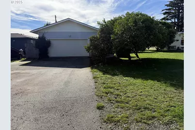 221 Musser St, Brookings, OR 97415 - Photo 2