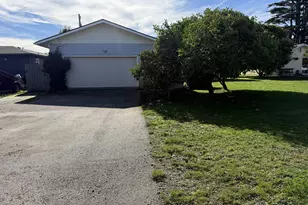 221 Musser St, Brookings, OR 97415 - Photo 2