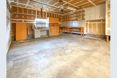 221 Musser St, Brookings, OR 97415 - Photo 32