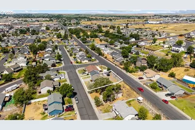 607 E Autumn Ave, Hermiston, OR 97838 - Photo 38