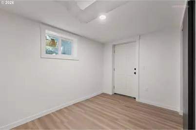 4054 N Missouri Ave, Portland, OR 97227 - Photo 32