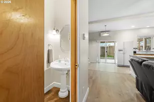 8528 SE Woodstock Blvd, Portland, OR 97266 - Photo 16