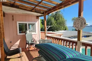 66642 E Bay Rd, North Bend, OR 97459 - Photo 4