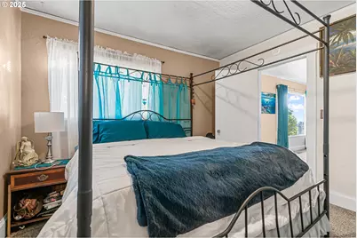 608 S Ivy St, Medford, OR 97501 - Photo 16