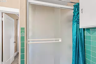 608 S Ivy St, Medford, OR 97501 - Photo 12