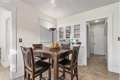 608 S Ivy St, Medford, OR 97501 - Photo 6