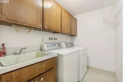 1920 SW Pheasant Dr, Beaverton, OR 97003 - Photo 32