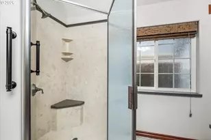 1424 Wimbledon Pl, Springfield, OR 97477 - Photo 20