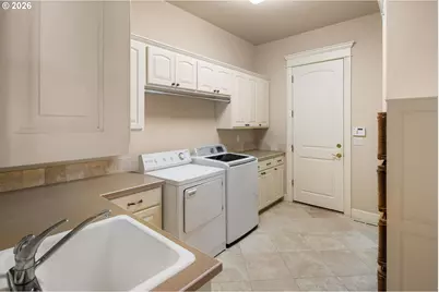 2663 Ridgemont Dr, Eugene, OR 97405 - Photo 36