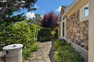 2663 Ridgemont Dr, Eugene, OR 97405 - Photo 34