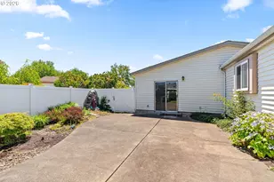5359 Club Dr, Eugene, OR 97402 - Photo 34