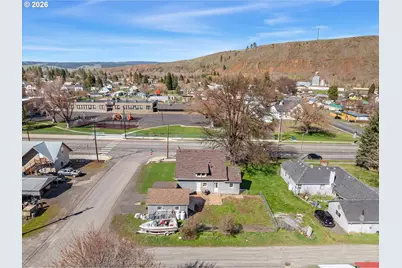 206 W 1st St, Wallowa, OR 97885 - Photo 34