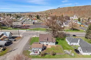 206 W 1st St, Wallowa, OR 97885 - Photo 34