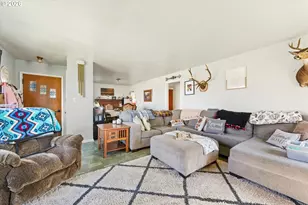 206 W 1st St, Wallowa, OR 97885 - Photo 6