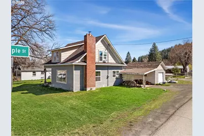 206 W 1st St, Wallowa, OR 97885 - Photo 2