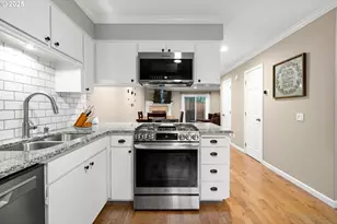 10900 SW 76th Pl, Portland, OR 97223 - Photo 12