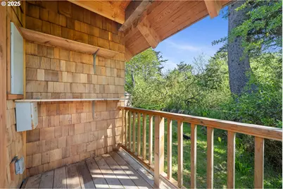 711 N 6th Ave, Rockaway Beach, OR 97136 - Photo 34