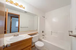 8641 NE Windstone St, Beaverton, OR 97006 - Photo 14