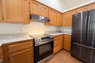 8641 NE Windstone St, Beaverton, OR 97006 - Photo 2