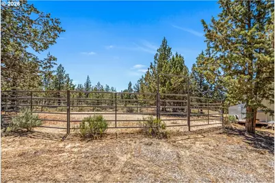 64464 Collins Rd, Bend, OR 97703 - Photo 28