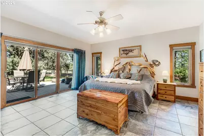 64464 Collins Rd, Bend, OR 97703 - Photo 16