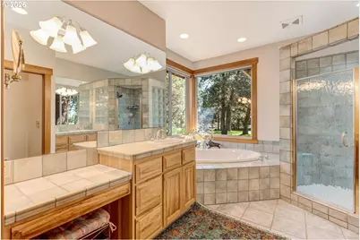 64464 Collins Rd, Bend, OR 97703 - Photo 18
