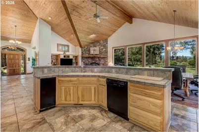 64464 Collins Rd, Bend, OR 97703 - Photo 12