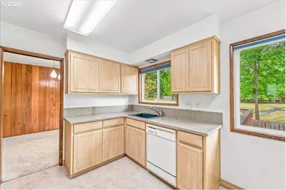 7525 SW Hillcrest Pl, Beaverton, OR 97008 - Photo 14