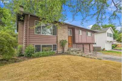 7525 SW Hillcrest Pl, Beaverton, OR 97008 - Photo 1